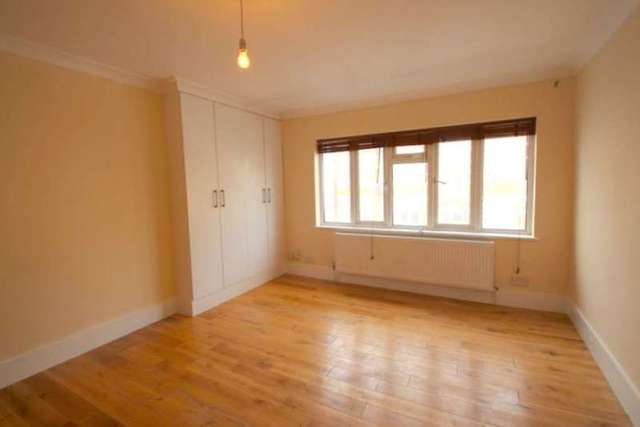 Image of 2 bedroom Flat to rent in North End Road London W14 at North End Road West Kensington London, W14 9EX