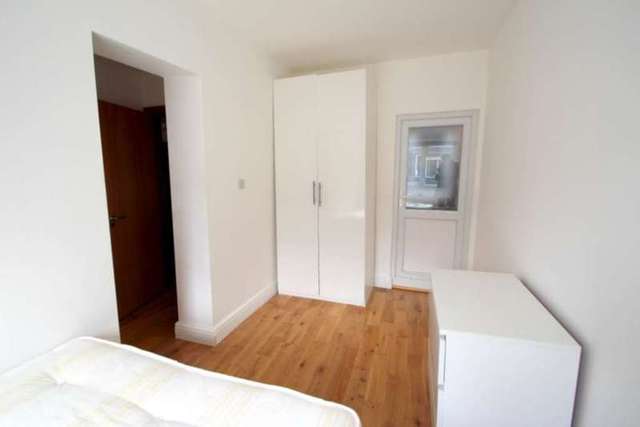  Image of 2 bedroom Flat to rent in North End Road London W14 at North End Road West Kensington London, W14 9EX