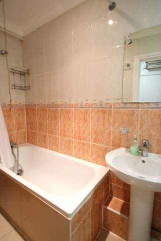  Image of 2 bedroom Flat to rent in North End Road London W14 at North End Road West Kensington London, W14 9NL