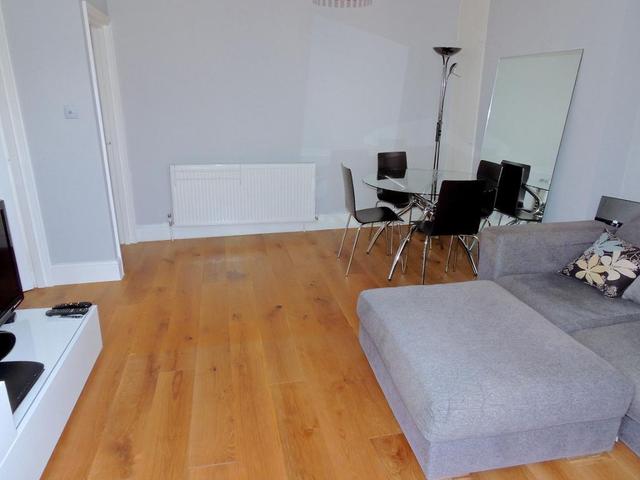  Image of 1 bedroom Flat to rent in Oakhurst Grove London SE22 at East Dulwich, SE22 9AH