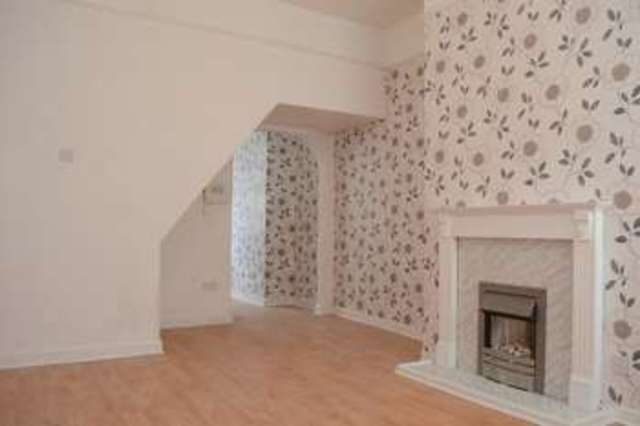  Image of 2 bedroom Terraced house to rent in Oakland Street Widnes WA8 at Oakland Street  Widnes, WA8 0EW