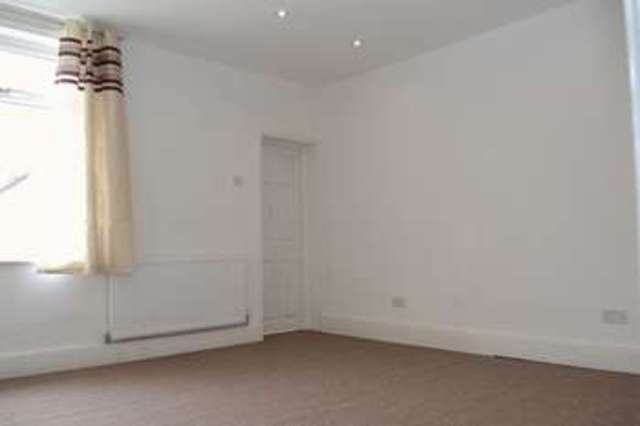  Image of 2 bedroom Terraced house to rent in Oakland Street Widnes WA8 at Oakland Street  Widnes, WA8 0EW
