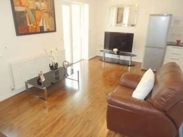  Image of 2 bedroom Flat for sale in Oatridge Gardens Hemel Hempstead Industrial Estate Hemel Hempstead HP2 at Oatridge Gardens  Hemel Hempstead, HP2 4FG