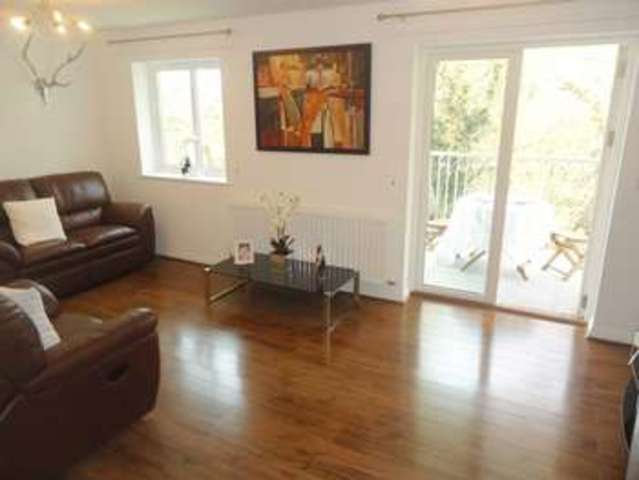  Image of 2 bedroom Flat for sale in Oatridge Gardens Hemel Hempstead Industrial Estate Hemel Hempstead HP2 at Oatridge Gardens  Hemel Hempstead, HP2 4FG