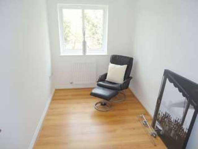  Image of 2 bedroom Flat for sale in Oatridge Gardens Hemel Hempstead Industrial Estate Hemel Hempstead HP2 at Oatridge Gardens  Hemel Hempstead, HP2 4FG