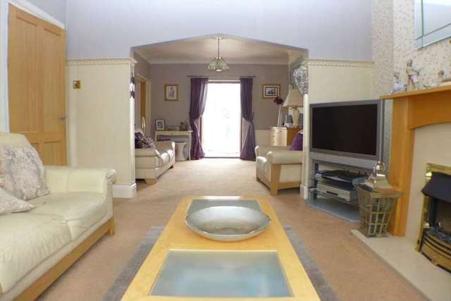  Image of 5 bedroom Detached house for sale in Old Farm Avenue Sidcup DA15 at Old Farm Avenue  Sidcup, DA15 8AF