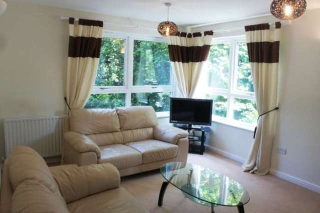  Image of 2 bedroom Apartment to rent in Pegler Way Crawley RH11 at Old Meadow House Peglar Way Crawley, RH11 7AD