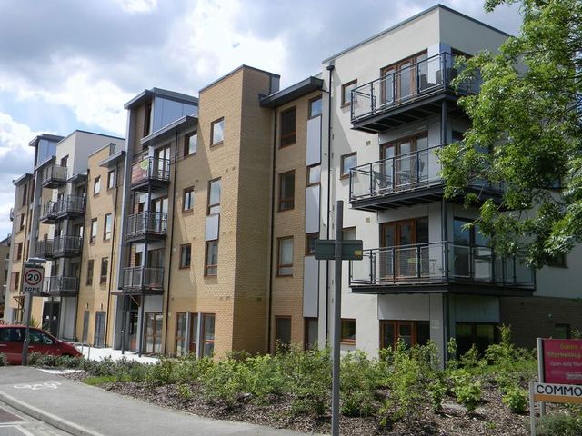  Image of 1 bedroom Flat to rent in Commonwealth Drive Crawley RH10 at Commonwealth Drive Three Bridges Crawley, RH10 1AJ
