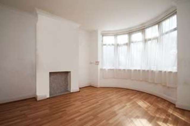  Image of 3 bedroom Semi-Detached house to rent in Pattens Lane Chatham ME4 at Pattens Lane  Chatham, ME4 6JR