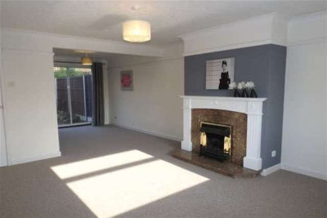  Image of 3 bedroom Semi-Detached house to rent in Petersfield Close Mansfield NG19 at Mansfield, NG19 6UA