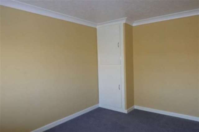  Image of 3 bedroom Semi-Detached house to rent in Petersfield Close Mansfield NG19 at Mansfield, NG19 6UA