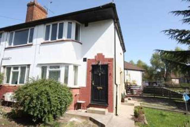  Image of 2 bedroom Flat to rent in Petts Hill Northolt UB5 at Petts Hill  Northolt, UB5 4NL