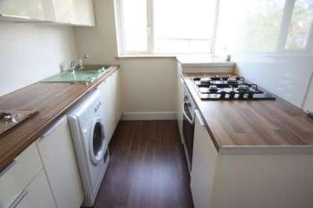  Image of 2 bedroom Flat to rent in Petts Hill Northolt UB5 at Petts Hill  Northolt, UB5 4NL