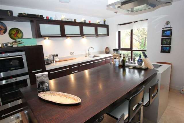  Image of 3 bedroom Detached house to rent in Prospect Place Wapping Wall London E1W at Wapping Hall Wapping London, E1W 3TJ