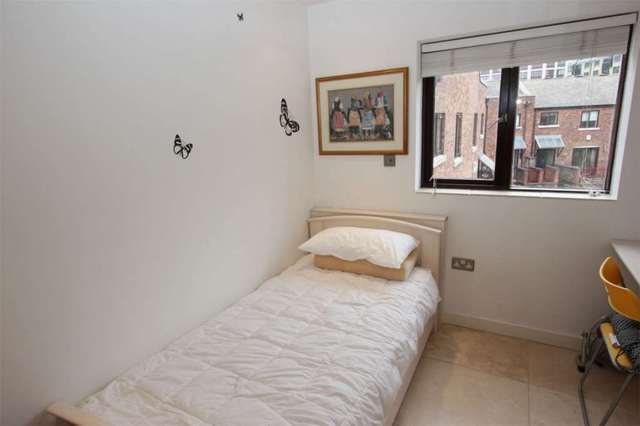  Image of 3 bedroom Detached house to rent in Prospect Place Wapping Wall London E1W at Wapping Hall Wapping London, E1W 3TJ