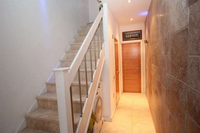  Image of 3 bedroom Detached house to rent in Prospect Place Wapping Wall London E1W at Wapping Hall Wapping London, E1W 3TJ