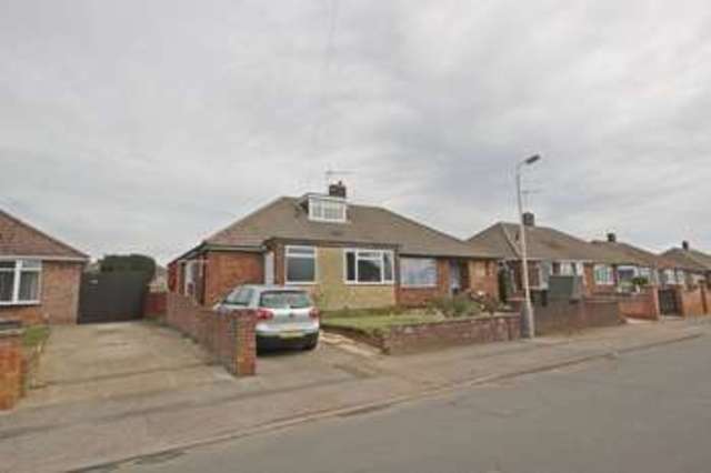  Image of 3 bedroom Detached house for sale in Green Lane Luton LU2 at Green Lane  Luton, LU2 8AS