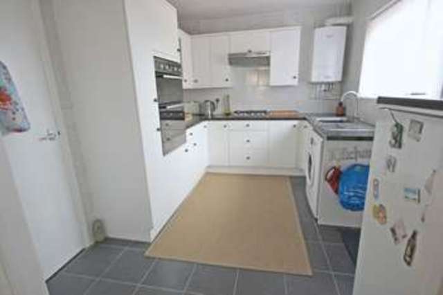  Image of 3 bedroom Detached house for sale in Green Lane Luton LU2 at Green Lane  Luton, LU2 8AS