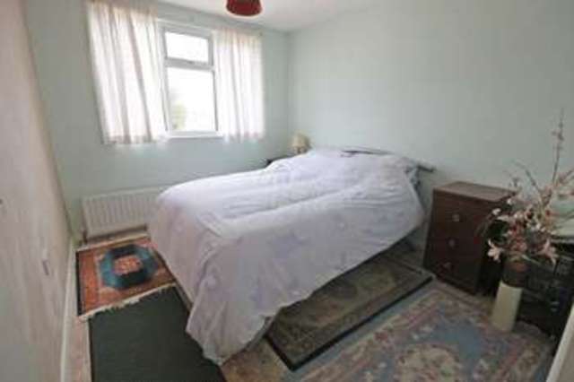  Image of 3 bedroom Detached house for sale in Green Lane Luton LU2 at Green Lane  Luton, LU2 8AS