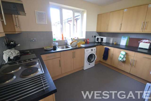  Image of 1 bedroom House Share to rent in Northumberland Avenue Reading RG2 at Northumberland Avenue Reading Reading, RG2 7PN