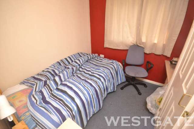  Image of 1 bedroom House Share to rent in Northumberland Avenue Reading RG2 at Northumberland Avenue Reading Reading, RG2 7PN