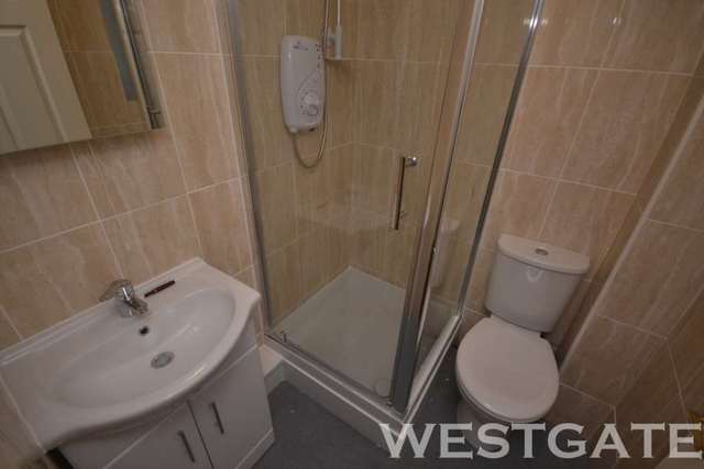  Image of 1 bedroom House Share to rent in Northumberland Avenue Reading RG2 at Northumberland Avenue Reading Reading, RG2 7PN