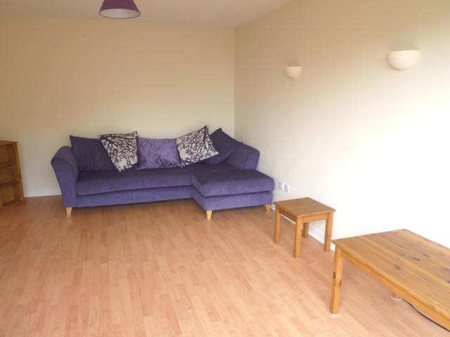  Image of 2 bedroom Flat to rent in Copper Beech Drive Farlington Portsmouth PO6 at Copper Beech Drive Farlington Portsmouth, PO6 1AZ