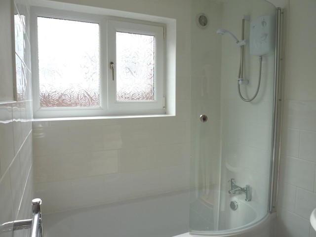  Image of 2 bedroom Flat to rent in Copper Beech Drive Farlington Portsmouth PO6 at Copper Beech Drive Farlington Portsmouth, PO6 1AZ