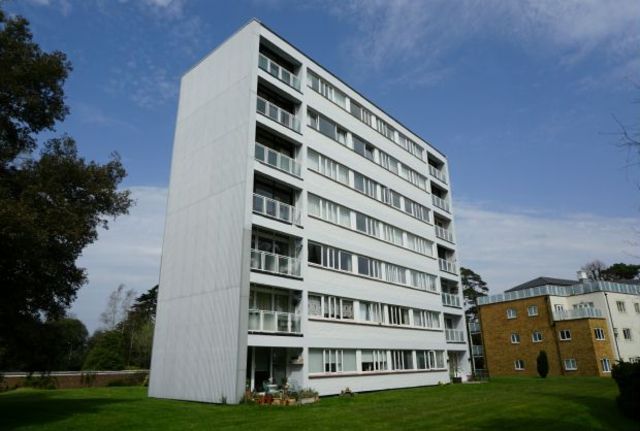  Image of 2 bedroom Flat for sale in Sandrock Road Tunbridge Wells TN2 at Sandrock Road  Tunbridge Wells, TN2 3PU
