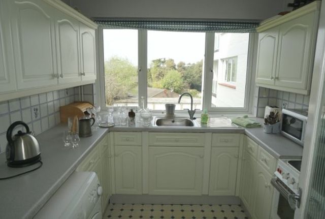  Image of 2 bedroom Flat for sale in Sandrock Road Tunbridge Wells TN2 at Sandrock Road  Tunbridge Wells, TN2 3PU