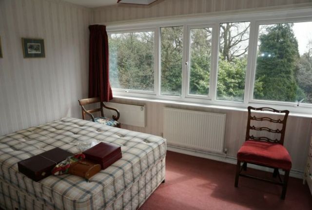  Image of 2 bedroom Flat for sale in Sandrock Road Tunbridge Wells TN2 at Sandrock Road  Tunbridge Wells, TN2 3PU