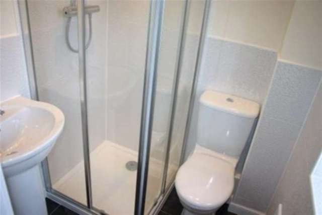  Image of 3 bedroom Semi-Detached house to rent in Sarnia Close Peacehaven BN10 at Peacehaven, BN10 8FE