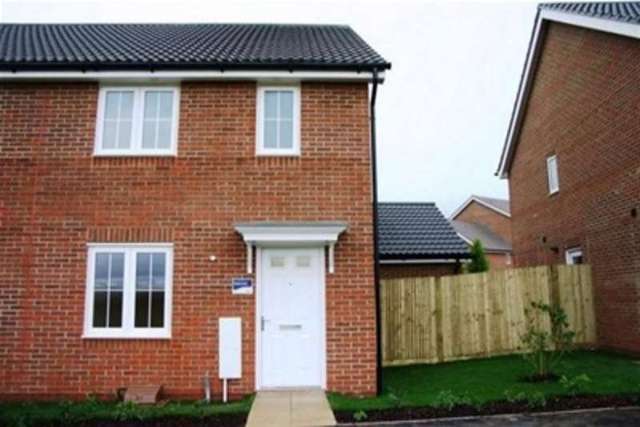  Image of 3 bedroom Semi-Detached house to rent in Sarnia Close Peacehaven BN10 at Peacehaven, BN10 8FE