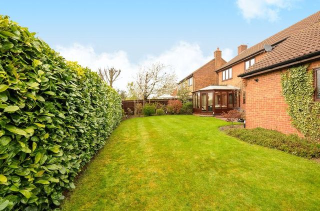  Image of 4 bedroom Detached house for sale in Sewell Close Abingdon OX14 at Sewell Close  Abingdon, OX14 3YJ