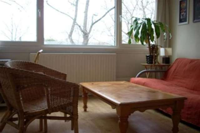  Image of 2 bedroom Flat to rent in Winstanley Estate London SW11 at London, SW11 2EN