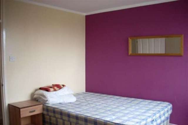  Image of 2 bedroom Flat to rent in Winstanley Estate London SW11 at London, SW11 2EN