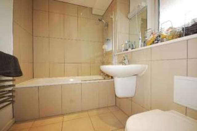  Image of 2 bedroom Flat to rent in Shoreditch High Street London E1 at Shoreditch High Street  London, E1 6JE