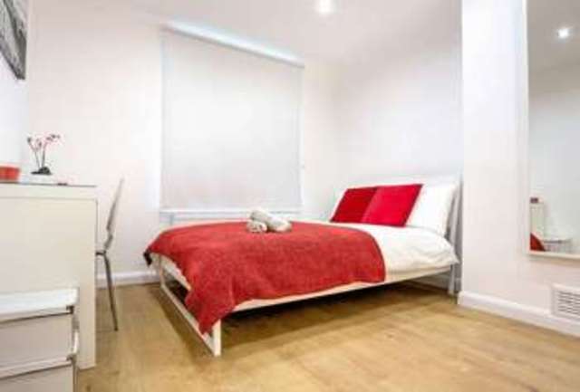  Image of 2 bedroom Flat to rent in Shoreditch High Street London E1 at Shoreditch High Street  London, E1 6JE