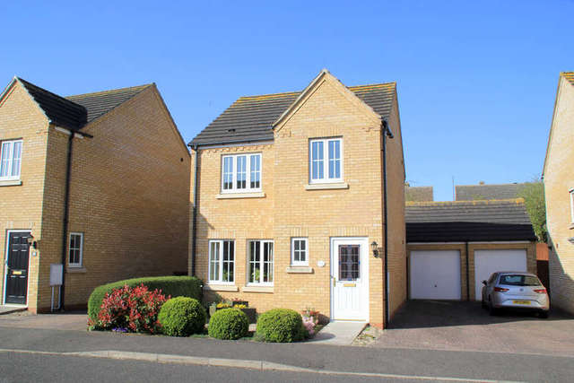  Image of 3 bedroom Semi-Detached house for sale in Siskin Close Royston SG8 at Royston Hertfordshire, SG8 7XX