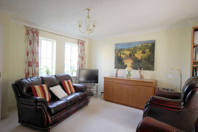  Image of 3 bedroom Semi-Detached house for sale in Siskin Close Royston SG8 at Royston Hertfordshire, SG8 7XX