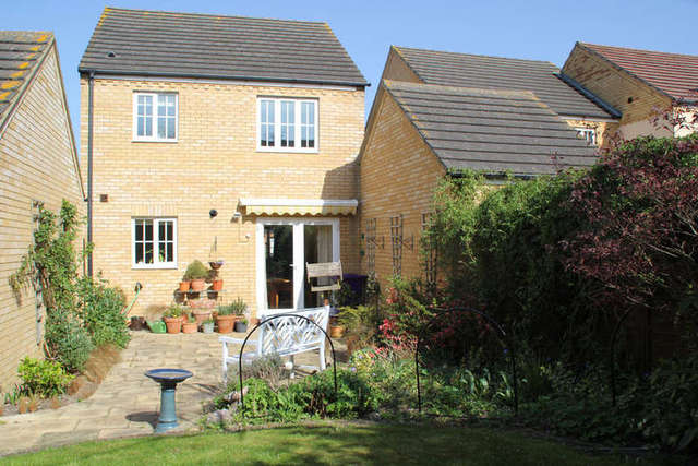  Image of 3 bedroom Semi-Detached house for sale in Siskin Close Royston SG8 at Royston Hertfordshire, SG8 7XX