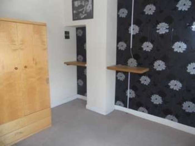  Image of 4 bedroom Property for sale in Southmere Grove Bradford BD7 at Bradford West Yorkshire Bradford, BD7 3NX
