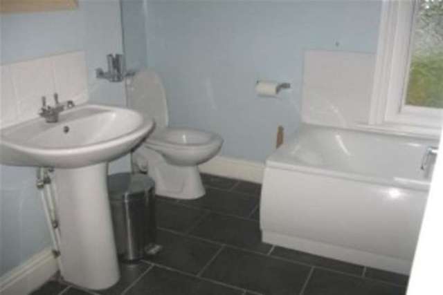  Image of 3 bedroom Detached house to rent in St. James Road Shirley Southampton SO15 at Southampton, SO15 5QF