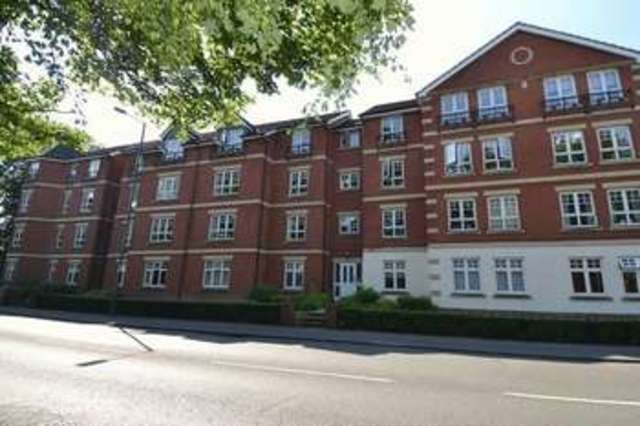  Image of 2 bedroom Flat to rent in St. Peters Close Bromsgrove B61 at St Peters Close  Bromsgrove, B61 7DY