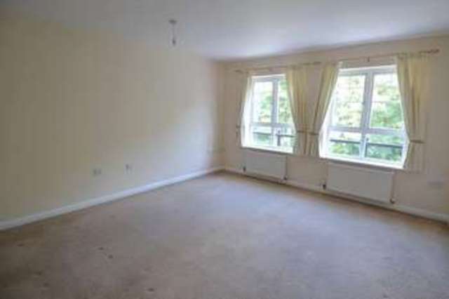 Image of 2 bedroom Flat to rent in St. Peters Close Bromsgrove B61 at St Peters Close  Bromsgrove, B61 7DY