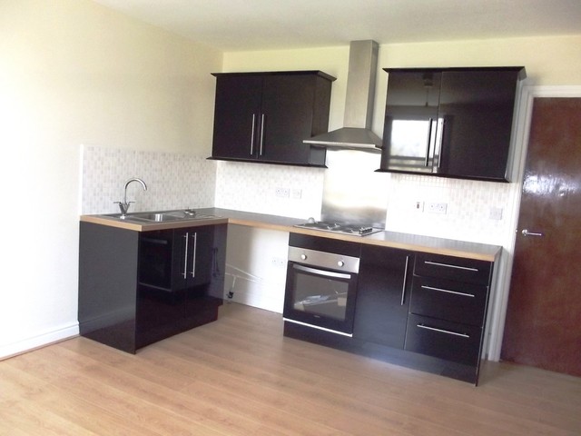  Image of 2 bedroom Apartment to rent in Stocks Hill Leeds LS11 at Stocks Hill Holbeck Leeds, LS11 9PB