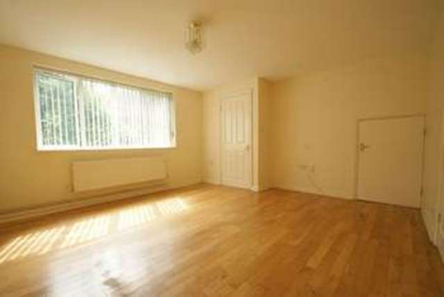  Image of 3 bedroom Detached house to rent in Strawberry Close Nailsea Bristol BS48 at Strawberry Close  Nailsea, BS48 4NX