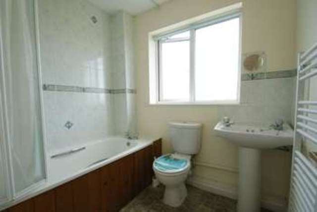  Image of 3 bedroom Detached house to rent in Strawberry Close Nailsea Bristol BS48 at Strawberry Close  Nailsea, BS48 4NX