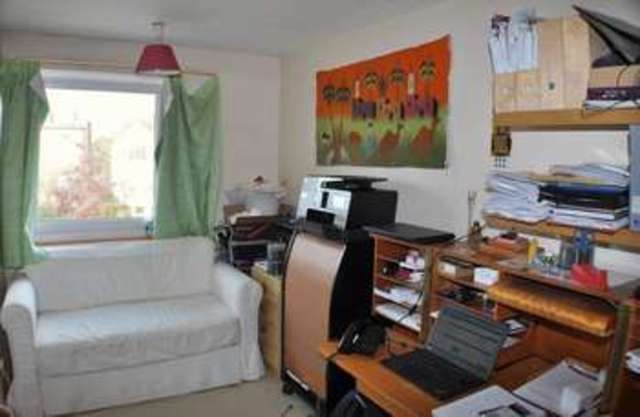  Image of 3 bedroom Flat for sale in The Crescent Surbiton KT6 at The Crescent  Surbiton, KT6 4BP