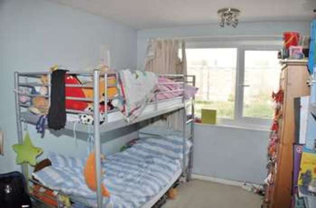 Image of 3 bedroom Flat for sale in The Crescent Surbiton KT6 at The Crescent  Surbiton, KT6 4BP